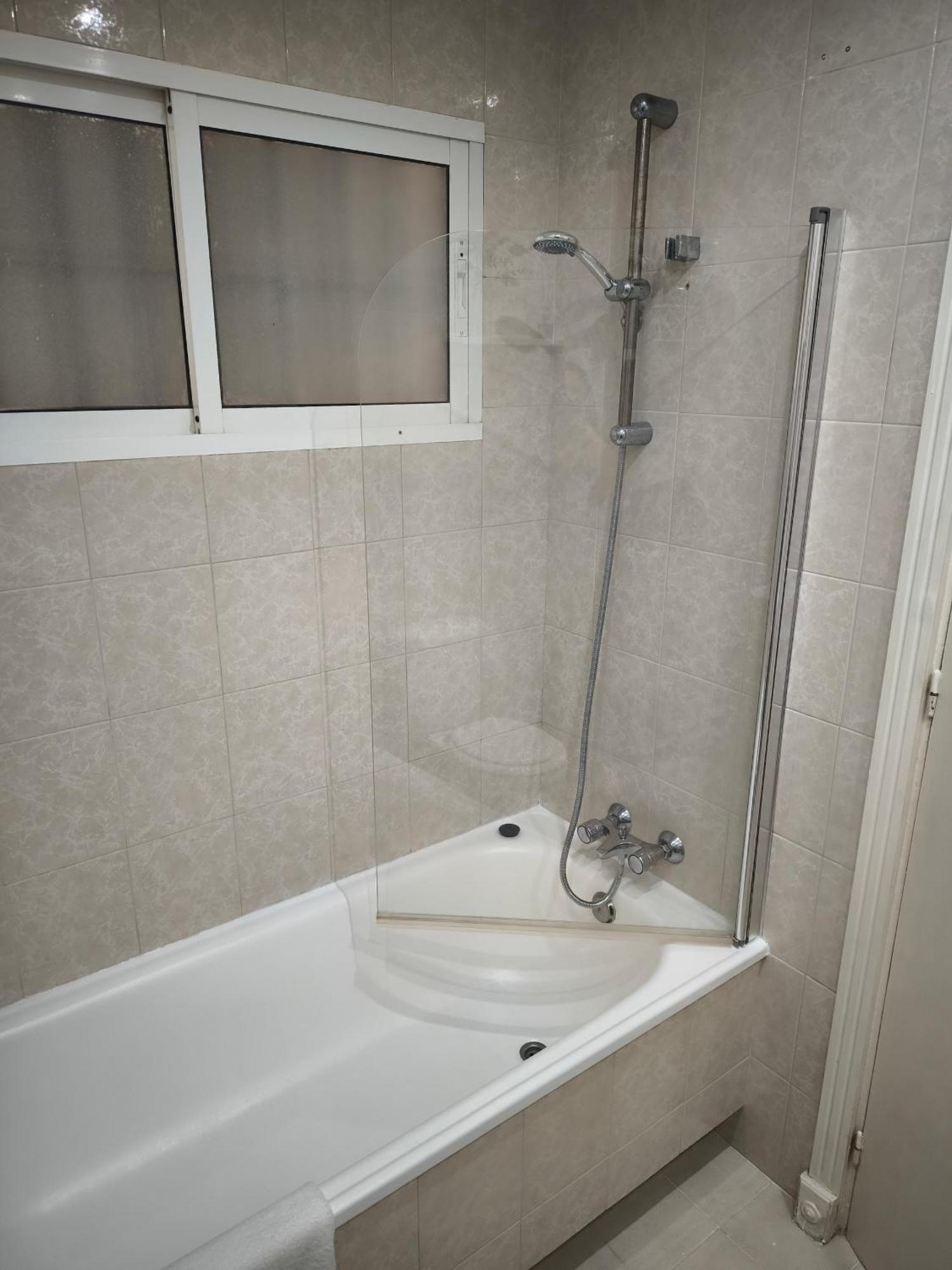 Apartamento Tango Фуeнхирола Екстериор снимка